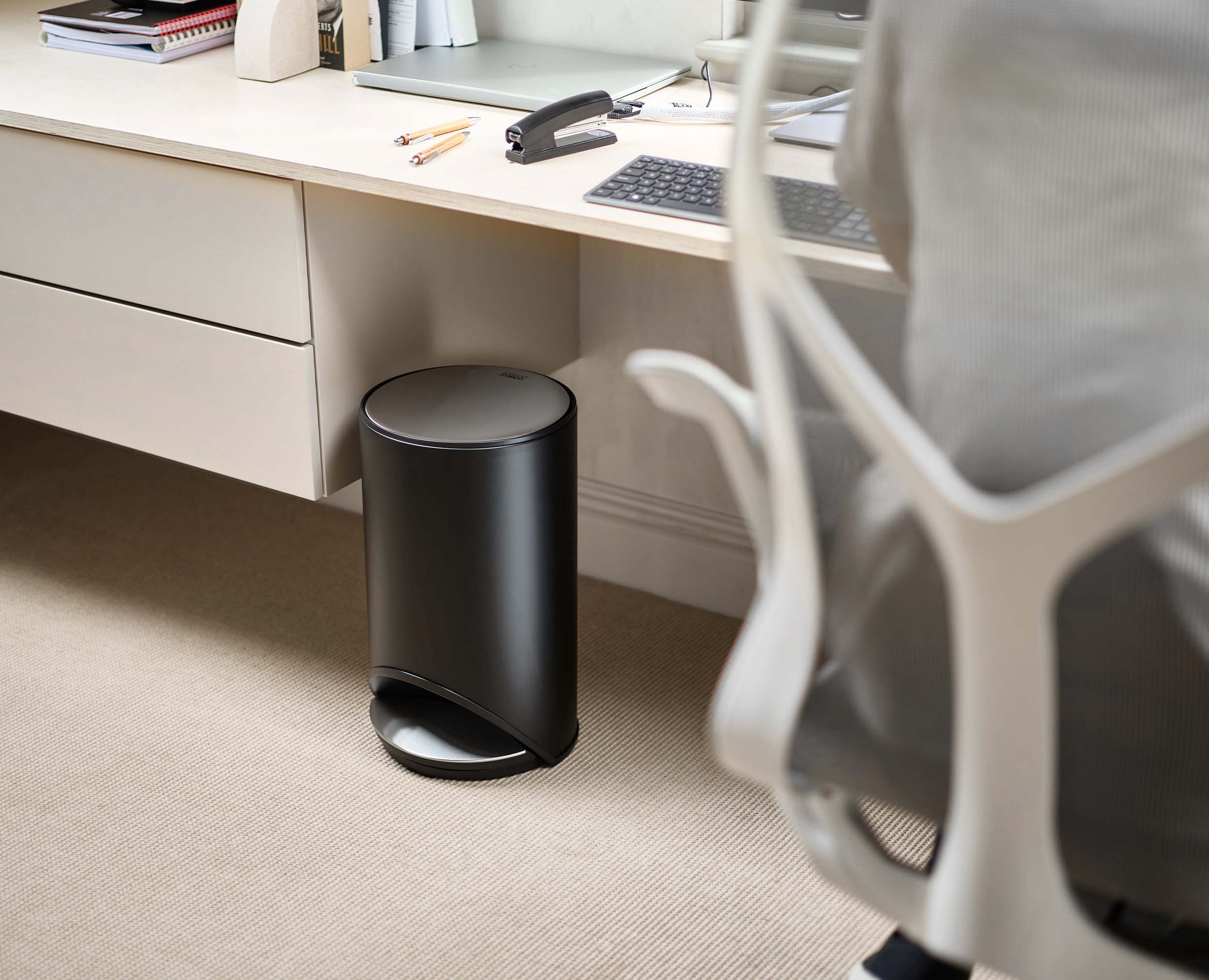 Arc™ 10L Easy-push Matt Black Pedal Trash Can - Image 3