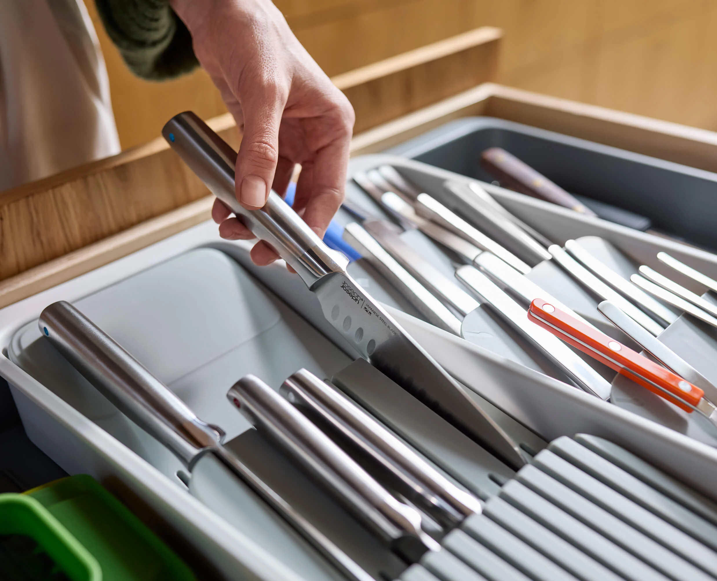 DrawerStore™ Expanding Tiered Cutlery, Utensil, Gadget & Knife Organizer - Image 4