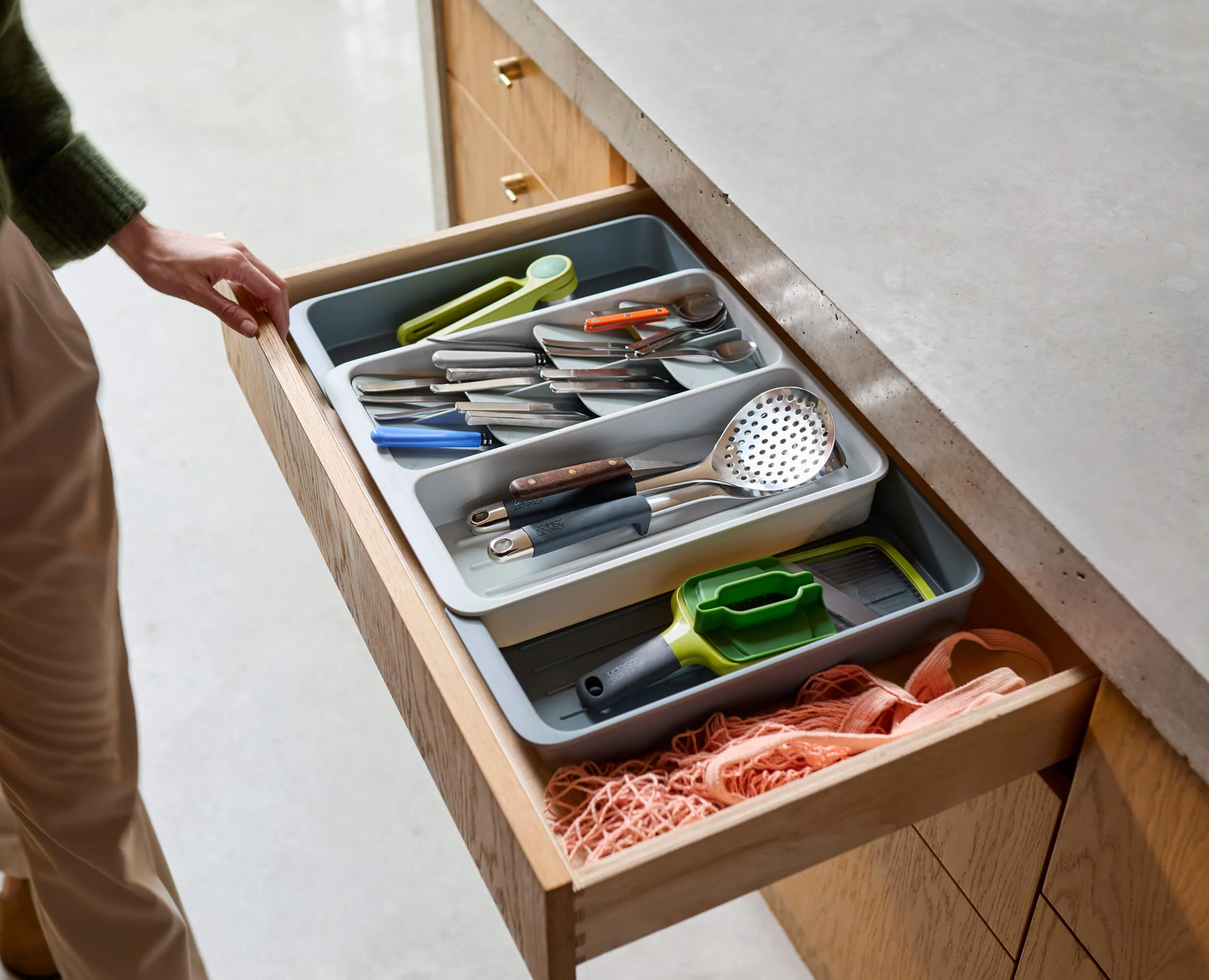 DrawerStore™ Expanding Tiered Cutlery, Utensil & Gadget Organizer - Image 2