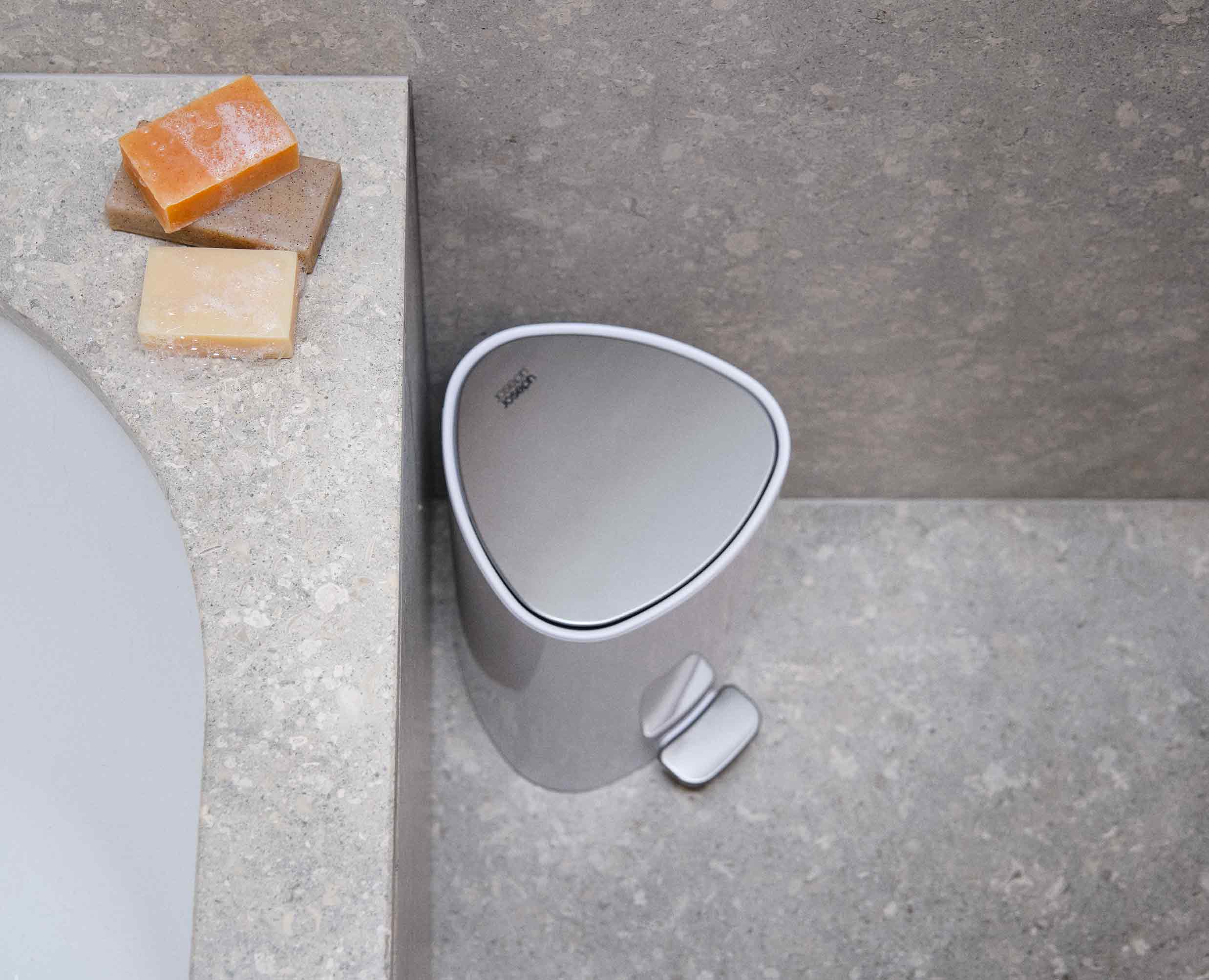 EasyStore™ 5L Gloss White Bathroom Pedal Trash Can - Image 2