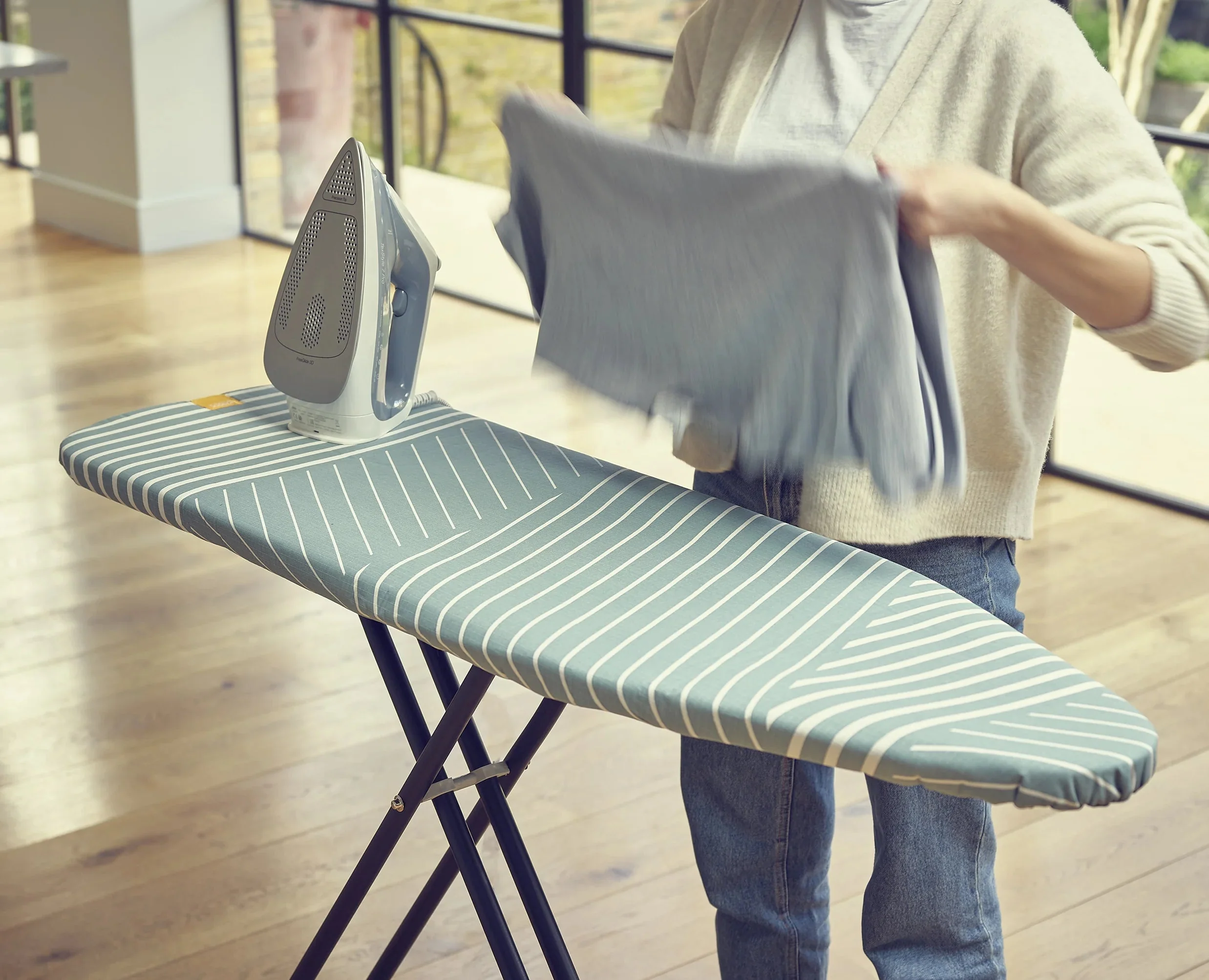 Flexa™ 124-135cm Gray Easy-fit Ironing Board Cover - Image 3