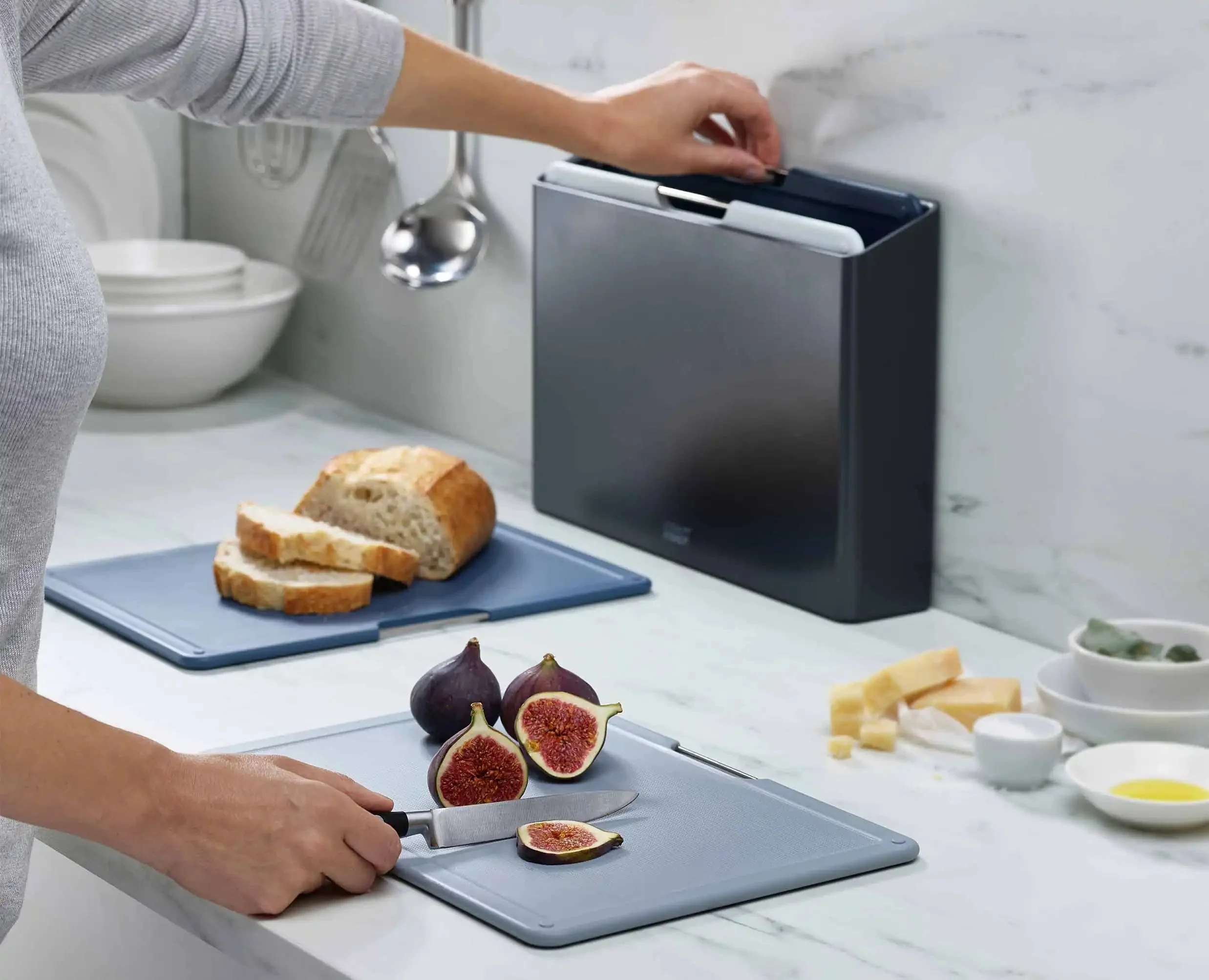 Folio™ 4-piece Gray Cutting Board Set Large - Image 3