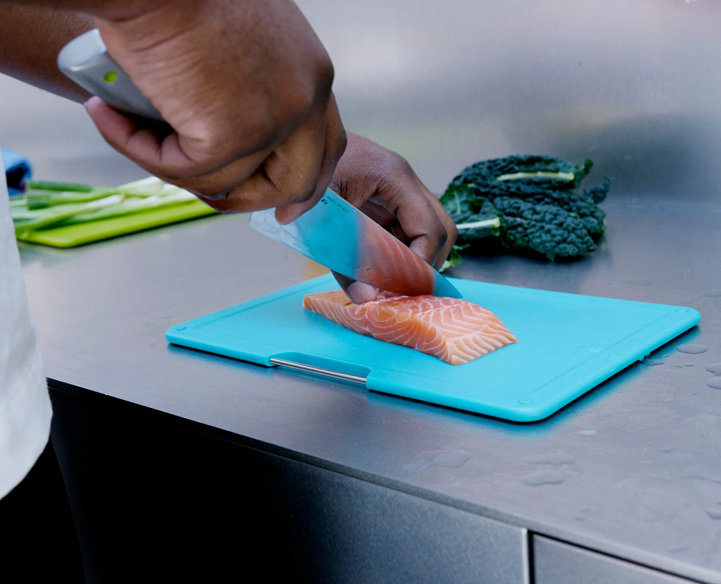 Folio™ Slim 3-piece Under-shelf Multicolour Chopping Board Set - Image 5