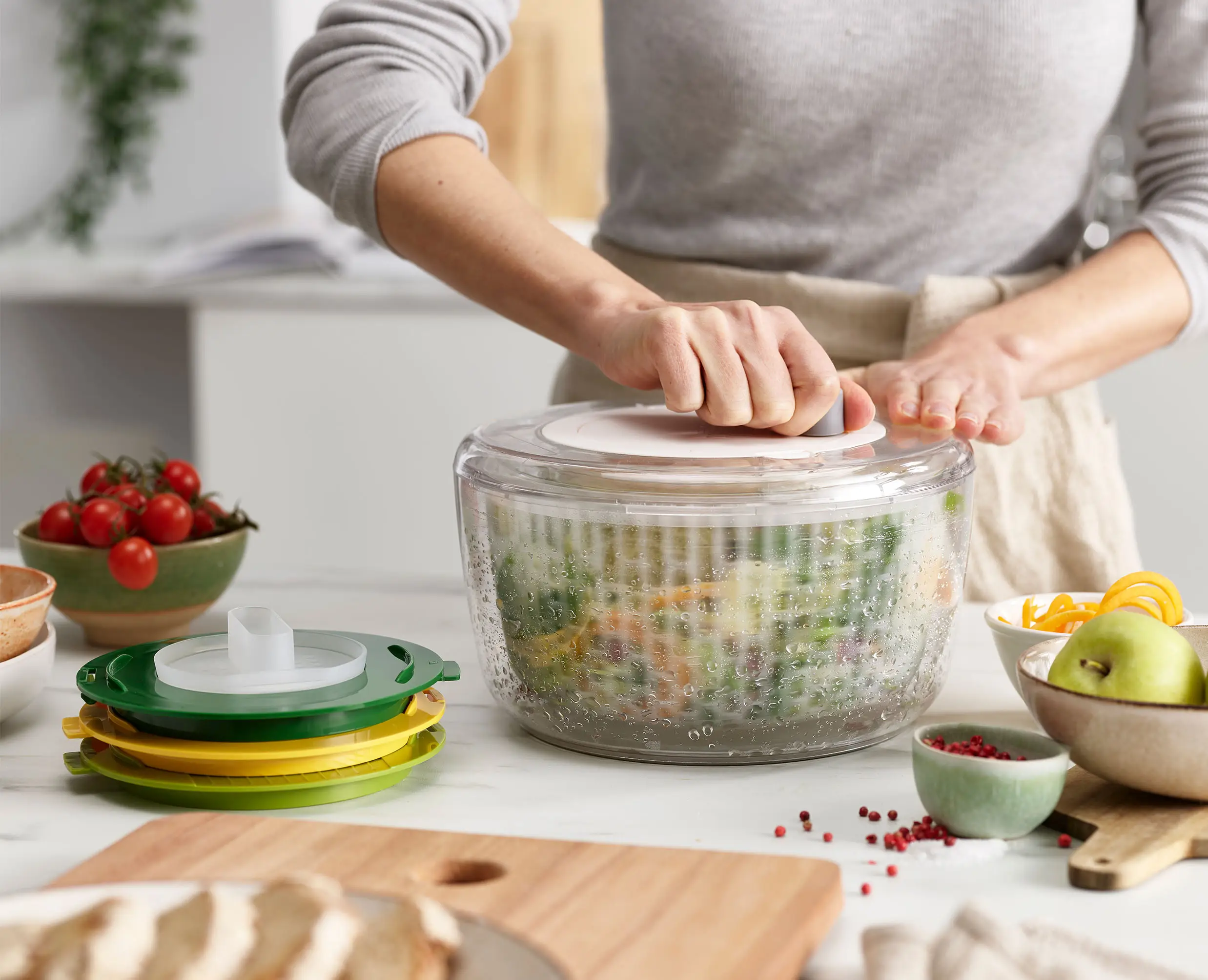 Multi-Prep™ 4-piece Multicolor Salad Preparation Set - Image 3