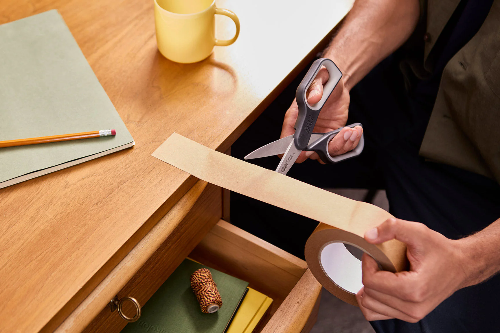 PlusCut™ Gray Scissors with Integrated Box Cutter - Image 4