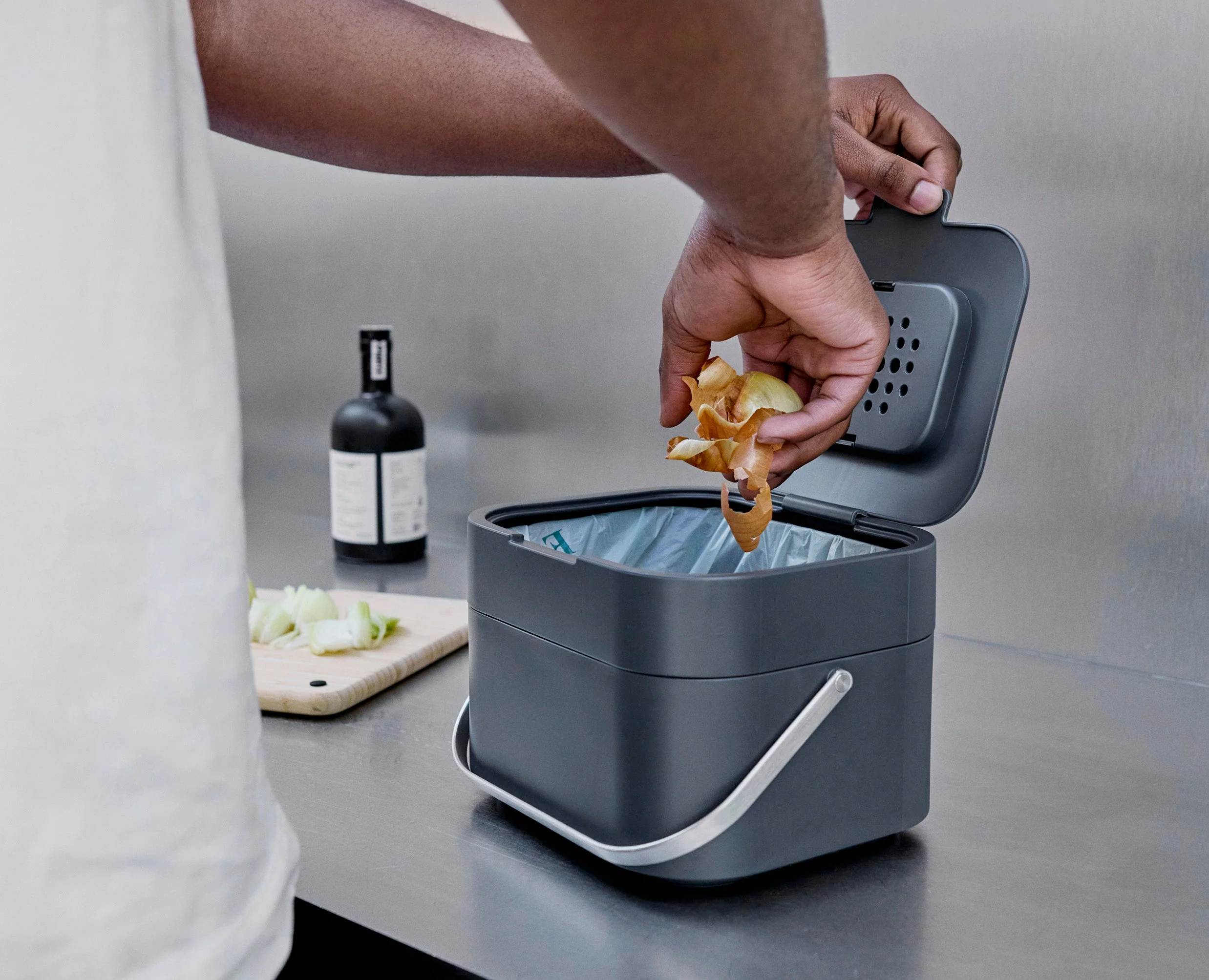 Stack 4L Grey Food Waste Caddy - Image 4