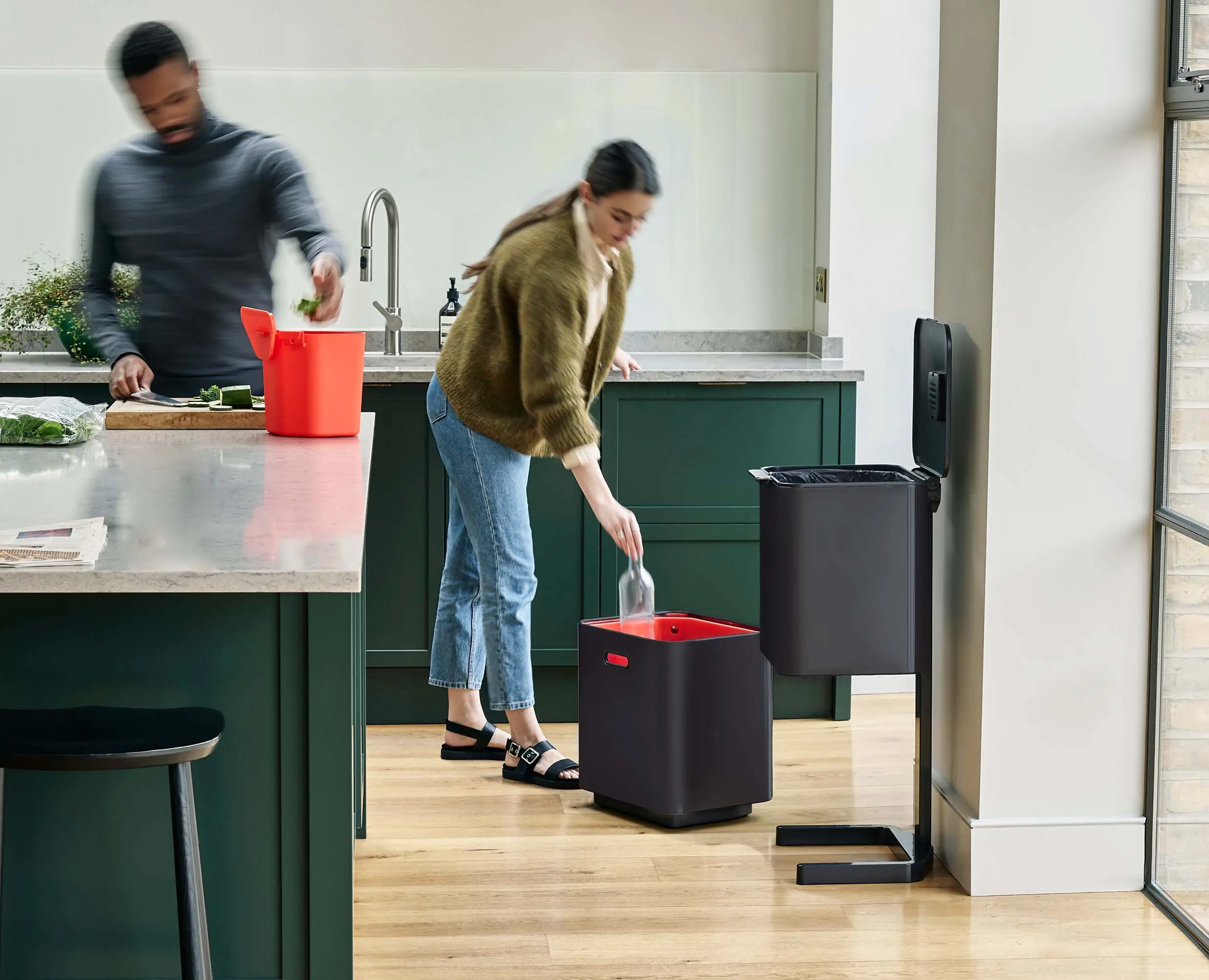 Totem Max 60L Black Waste & Recycling Trash Can - Image 3