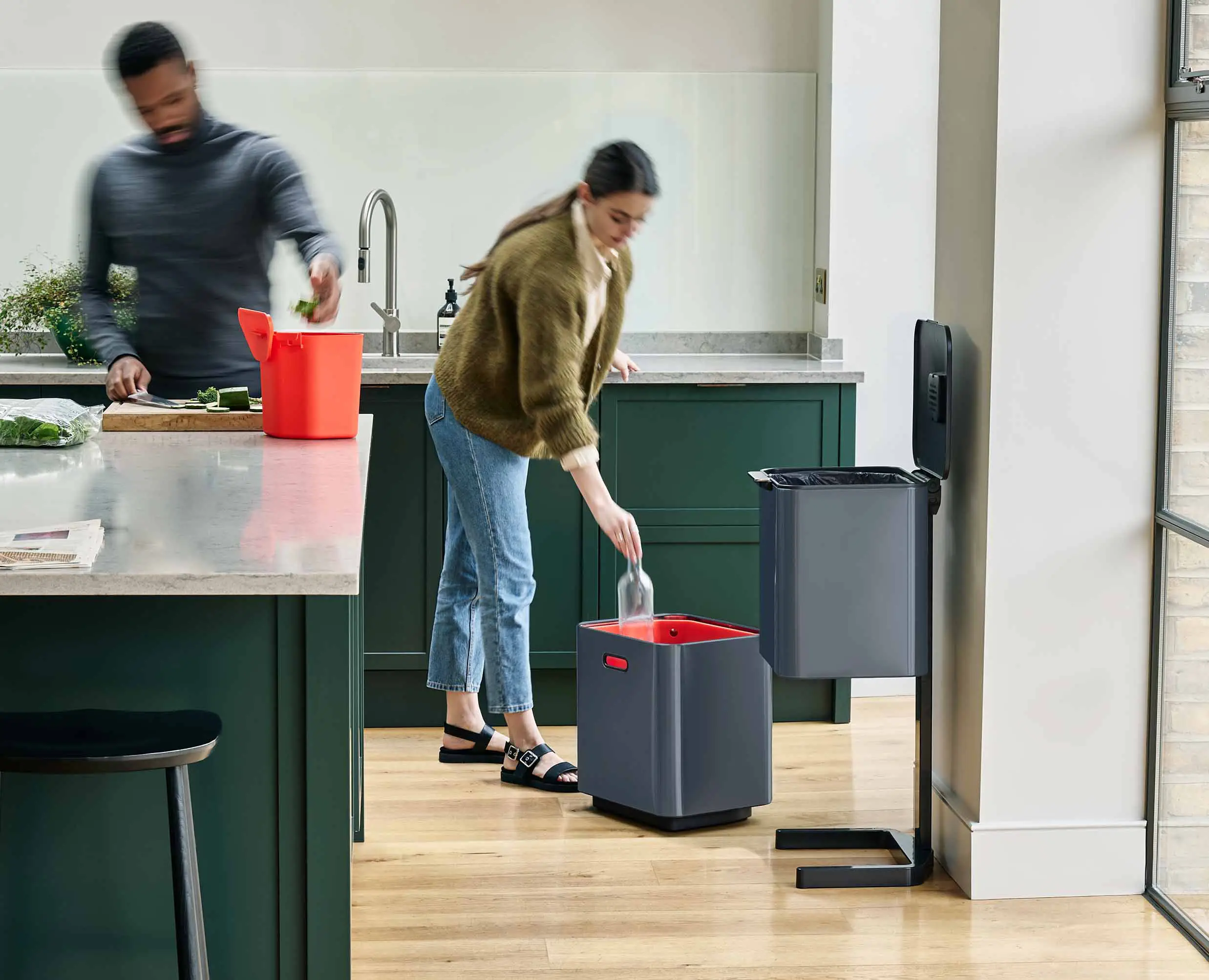 Totem Max 60L Gray Waste & Recycling Trash Can - Image 3