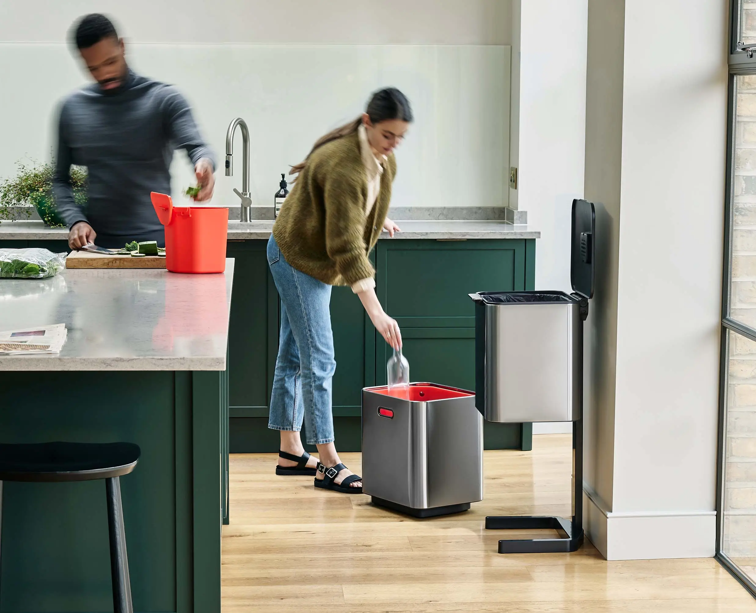 Totem Max 60L Stainless-steel Waste & Recycling Trash Can - Image 3
